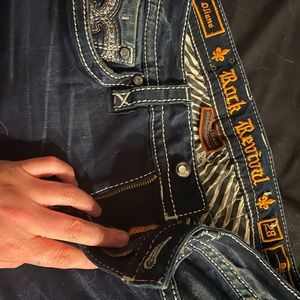 Buckle jeans